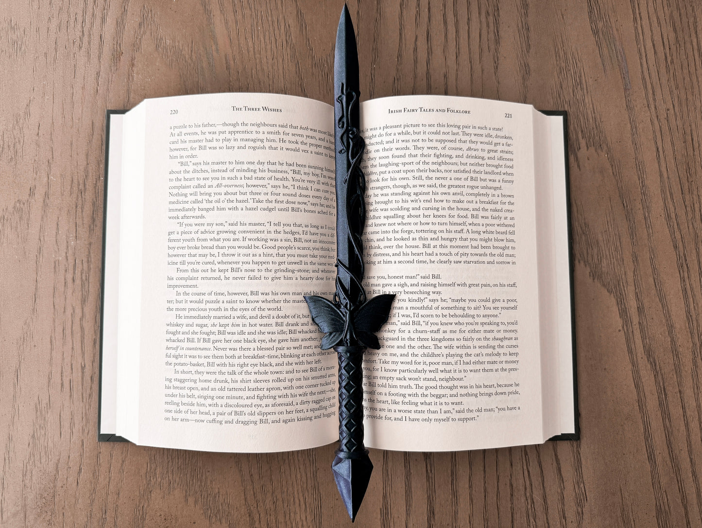Enchanted Fae Dagger - Burnt Titanium